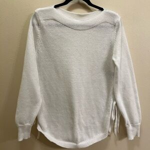 Chic White Women's Knit Top